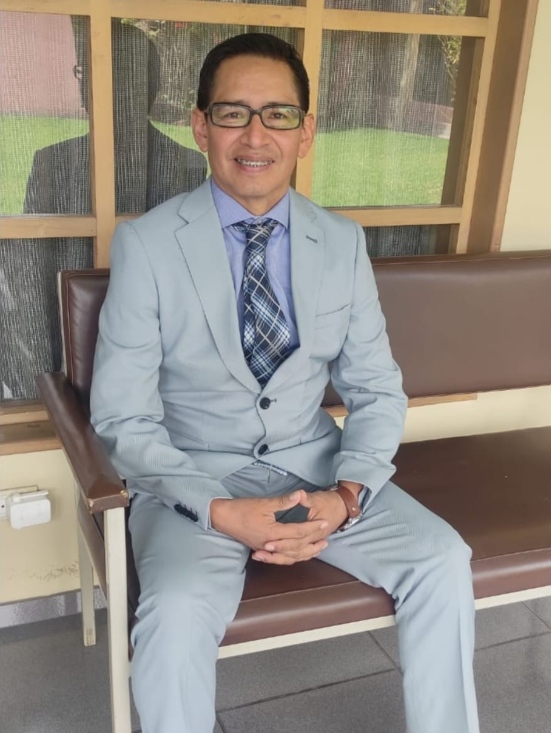 Dr. Luis Aníbal Yupa - Trayectoria Profesional